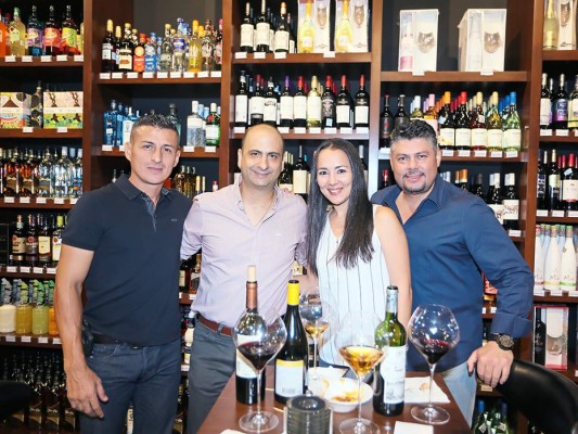 Tinto Fine Wine y Spirits apertura su tienda  