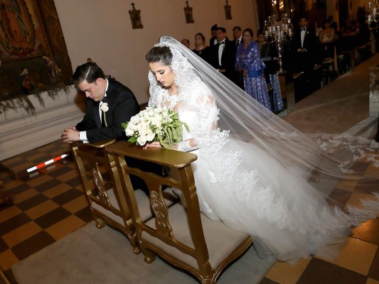 La boda eclesiástica de Soad Facussé y Nelson Valencia