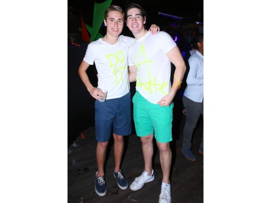 Neon Party por una noble causa