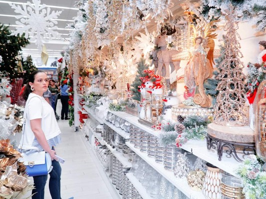 Música, tamalitos y mucha alegría en el cóctel navideño de Diunsa