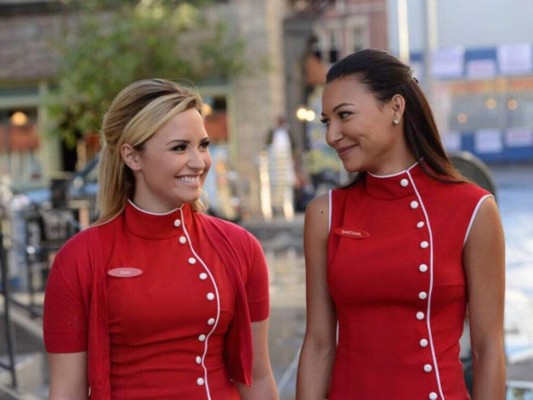 1. Demi Lovato, quien interpretó a Dani, un interés amoroso de Santana en las últimas temporadas de la serie “Glee”, publicó una emotiva imagen “Por favor, oren por @NayaRivera ser encontrada sana y salva”.<br/>