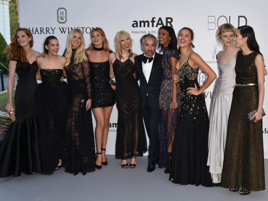 Alexina Graham, Barbara Palvin, Lara Stone, Doutzen Kroes, Soo-Joo Park, Cyril Chapuy, Liya Kebebe, Irina Shayk, Hanne Gaby Odiele, Xiao Wenju