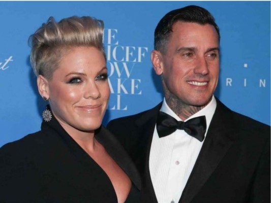 Pink y se ha casado en dos ocasiones con Carey Heart alegando ser el verdadero amor que ella tanto había esperado pese a que estuvieron algún tiempo separados