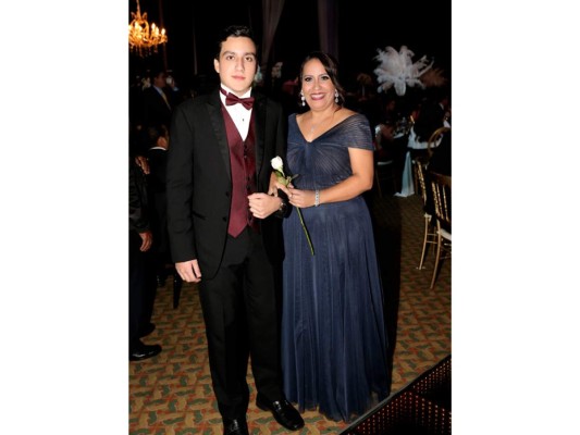 Desfile de los Seniors 2017 Del Campo International School