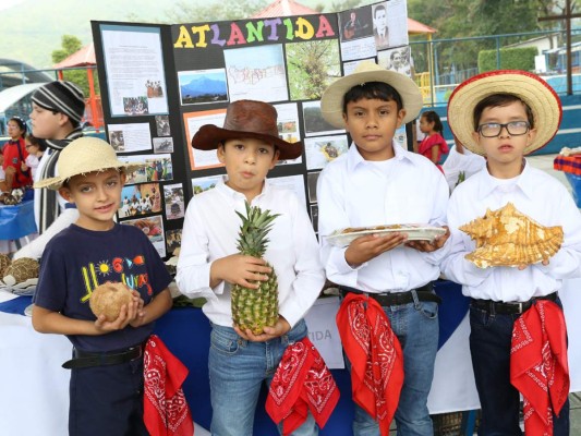 Feria de Identidad Nacional en Macris School