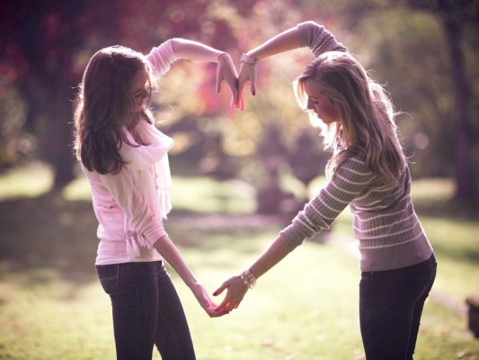 El que siempre te escucha. Es el amigo y confidente que todos debemos tener. Es una especie de ser fraterno que siempre te escucha cuando necesitas desahogarte o te brinda el mejor de los consejos. Aunque no se vean muy a menudo, tiene la virtud de aparecer, físicamente o en línea, justo cuando más lo necesitas.