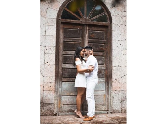 Ana y Jorge tienen varios años de relación por lo que han decido, avanzar como esposos en una nueva etapa de vida (Fotografía Luis Abate)