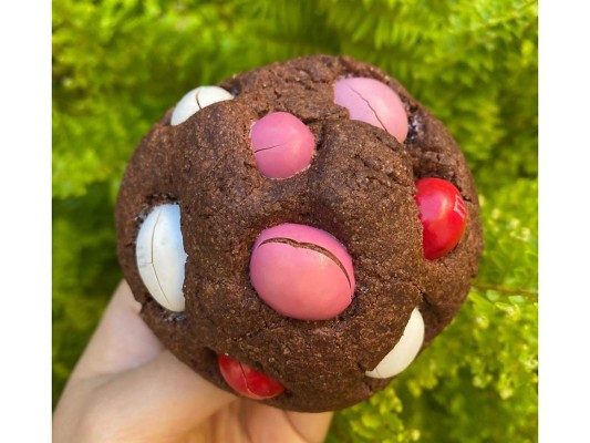 Chocolate is all u need! Galletas de chocolate con M&M’s by @fatty.cravings