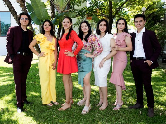 Ricardo Valle, Emely Oliva, Viviana Bueso, Cecilia Alegría, Fátima Hernández, Ruth Alvarado y Mirso Ramírez.