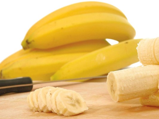 El banano ayuda a mejorar el rendimiento, especialemente después de una actividad física.