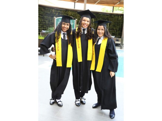 Firma de acta de Lincoln School generación 2017