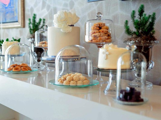 La estación de postres incluyó creaciones de Cupcakes Garden y Elit Chocolatier