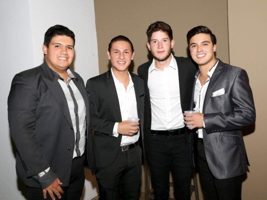 Festejo por la graduación de Fernando Lama Jr.