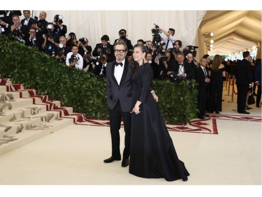 Gary Oldman and Gisele Schmidt <br/>