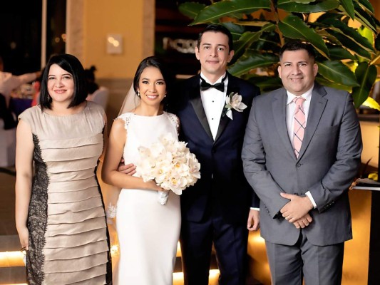 La boda de Alejandra Velásquez y Alejandro Hernández