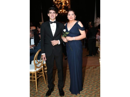 Desfile de los Seniors 2017 Del Campo International School