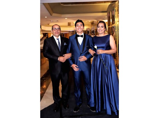Marlón Lagos, Marlón Jr y Carmen Chávez