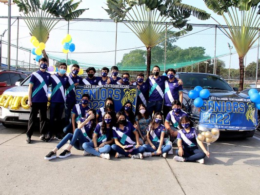 Senior entrance del Liceo Bilingüe Centroamericano 2022