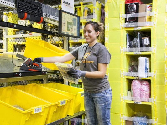 Amazon dará un bono a sus empleados por trabajar durante la pandemia   