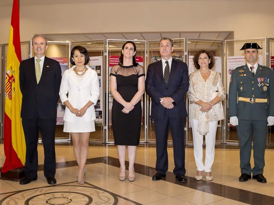 Elegante velada para celebrar la Fiesta Nacional de España  