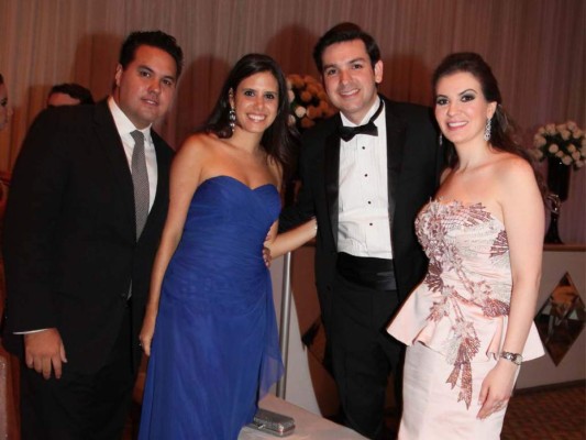 La boda de Vanessa Jenkins y Dennis Cabrera