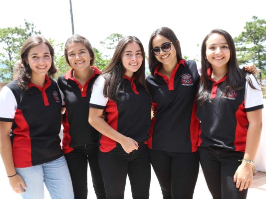 Desayuno para los seniors de Academia Los Pinares