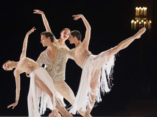 Dior y la Ópera de París se unen para ofrecer clases de ballet