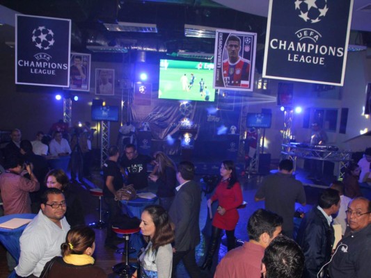 Presentan álbum de la UEFA Champions League