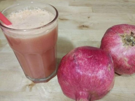 Jugo de granada y naranja con zanahoria<br/>Este jugo es ideal para eliminar líquidos, además de ser un perfecto antioxidante natural.<br/>