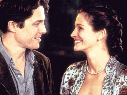 Anna & William, Notting Hill (1999) A aquellos que les gusta soñar con situaciones imposibles les encantó esta película en la que la novia de América, Julia Roberts, hizo click con el entonces actor británico de moda, Hugh Grant. La comedia romántica trata sobre William, un tranquilo propietario de una tienda de libros en el popular barrio londinense de Notting Hill, que conoce por casualidad a la famosa Anna, la estrella más rutilante del firmamento cinematográfico actual, quien termina cambiándole la vida para siempre.