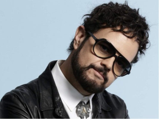 Aleks Syntek no soporta el reggaeton, crítico severamente a quienes incursionan en el género y quienes lo escuchan.“No en mala onda, pero es que la verdad el reggaetón me tiene hasta la madre, o sea ya no puedo más”, dijo durante una entrevista. Sus letras están llenas de pornografía y no es posible que los niños escuchen ese tipo de música.
