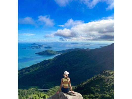 También dedicó gran parte de sus aventuras en el exterior a tomar hermosas fotografías de paisajes que en la mayoría de las ocasiones la incluían en la toma.