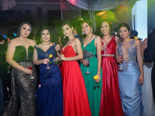 Emily Turcios, Aída Valladares, Zuheilyn Clemente, Ifigenia Aguilera, Mónica Otero y Maria Maldonado (fotos: Héctor Hernández)