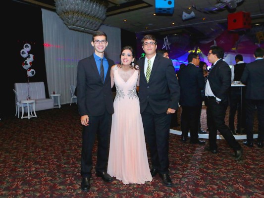 La fiesta Prom de la EIS 2017