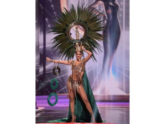 No podemos comenzar sin mencionar a nuestra candidata, Cecilia Rossell. La hermosa copaneca lució un hermoso atuendo inspirado en la diosa maya Ixchel. ¡Precioso!