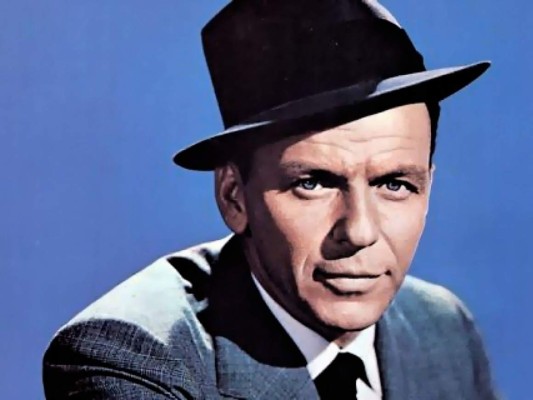 18- Frank Sinatra tenía una personalidad inhestable, podía ser la persona más dulce del mundo y un instante después, se volvía desagradable y violento. Alguna gente piensa que era bipolar.
