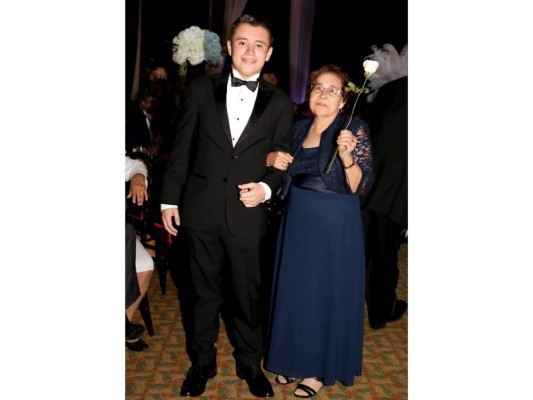 Desfile de los Seniors 2017 Del Campo International School