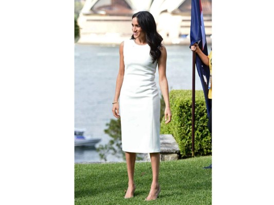 Vestido blanco sin mangas de Karen Gee