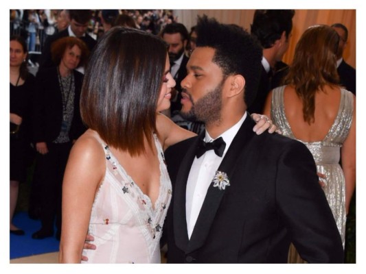 ¿Selena y The Weeknd terminaron por teléfono?