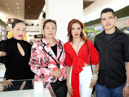 La apertura de D'Vestir en Cascadas Mall