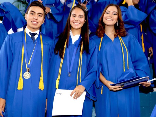 Entrega de títulos Macris School