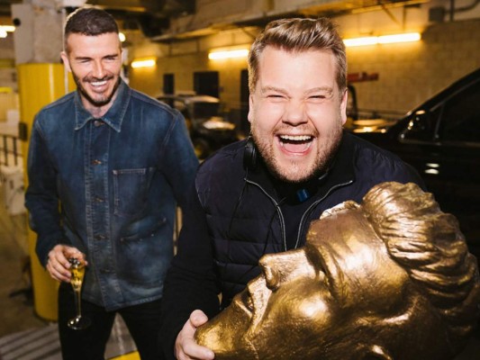 James Corden le juega broma a David Beckham