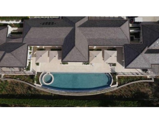 Villa Antillas cuenta con una piscina infinita de 60 pies con una indiscutible vista para que disfruten del mar Caribe