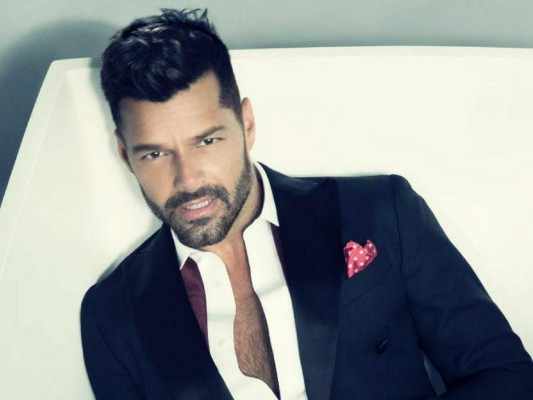 Ricky Martin no solo estrenó nuevo albúm, también anunció su compromiso con Jwan Yosef