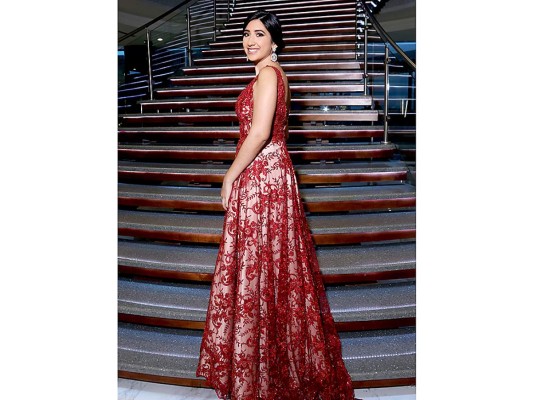 Look de las graduadas de la Escuela Internacional Sampedrana.