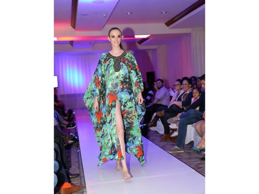 BeautyBook celebra su primer año con exclusiva pasarela