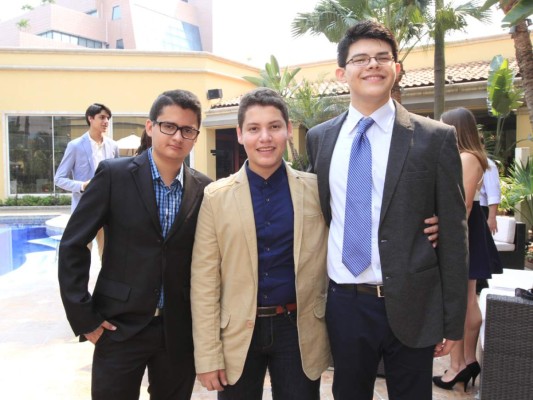 Alegre desayuno de los seniors del Instituto Valle de Sula