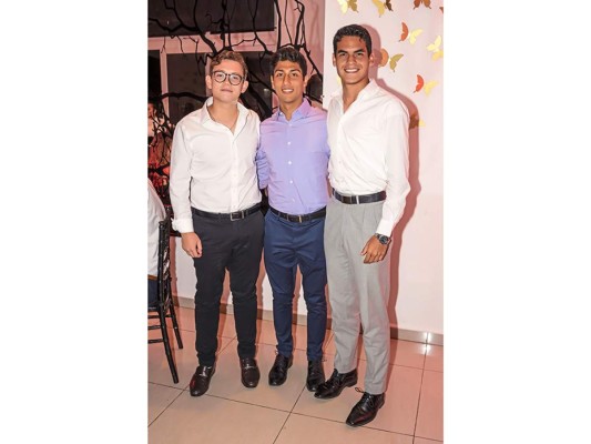 La generación 2019 de Seran School celebra su dinner  