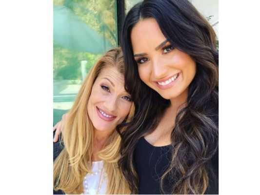 La madre de Demi Lovato habla sobre la sobredosis de su hija