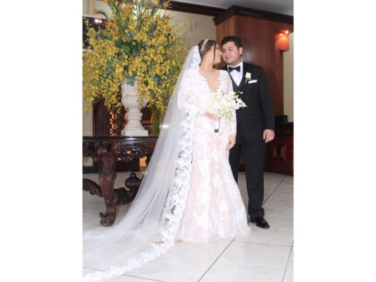 Stephanie Cordón y Fuad Hawit se casan  